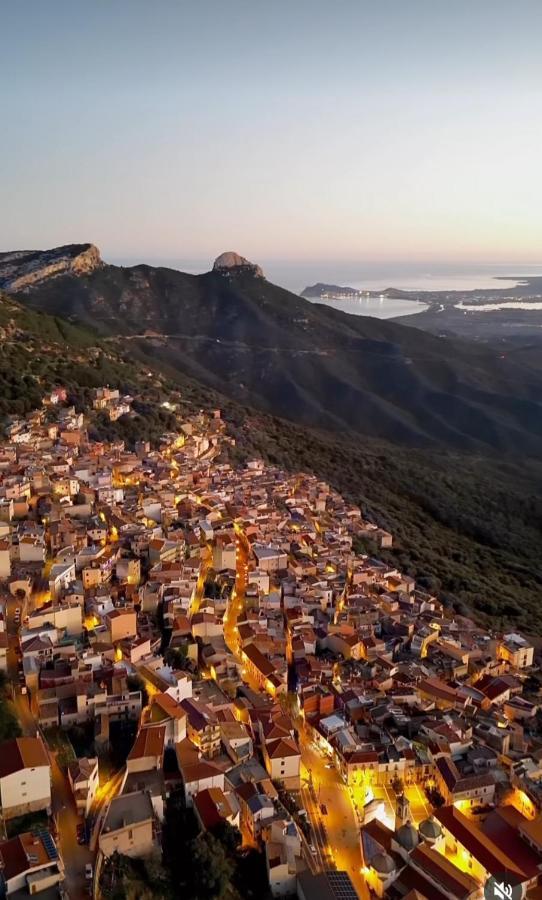 مبيت وإفطار بوناي Steddueoro المظهر الخارجي الصورة